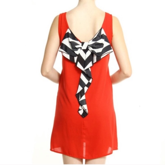 Auditions // Red dress with pretty bow on back❤️🤍 - Picture 5 of 8